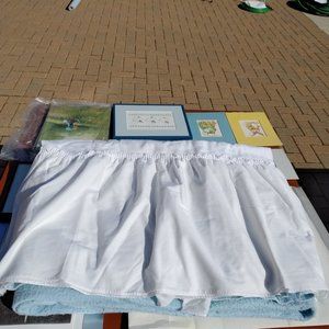 TWIN WHITE BED RUFFLE